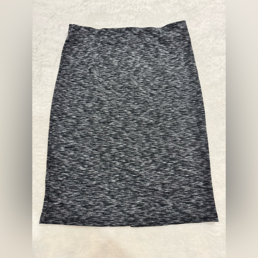 Forever 21 Preppy Black and White Heather Pencil Skirt‎ Size Medium